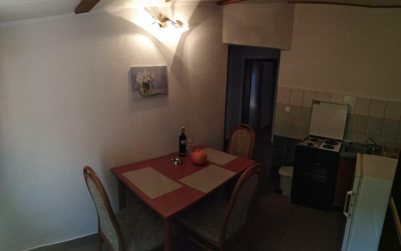 Apartman Rodic 오미스 외부 사진